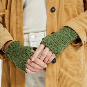 Aran Woollen Mills Gloves Kilmeena Fingerless Mittens - Meadow Green